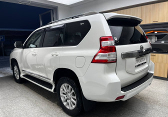 Подержанный автомобиль Toyota Land Cruiser Prado 2016 года (7 фото)