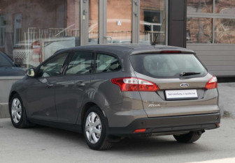 Подержанный автомобиль Ford Focus Wagon 2012 года (7 фото)