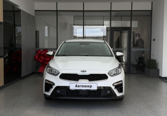 Подержанный автомобиль Kia K3 Sedan 2018 года (2 фото)