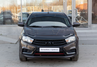 Подержанный автомобиль LADA (ВАЗ) Vesta Sedan 2018 года (2 фото)