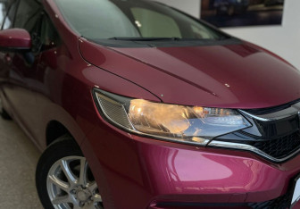 Подержанный автомобиль Honda Fit 2018 года (8 фото)