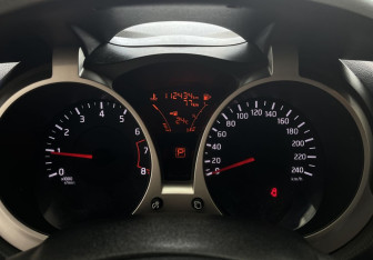 Подержанный автомобиль Nissan Juke 2014 года (10 фото)
