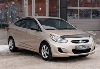 Подержанный автомобиль Hyundai Solaris Sedan 2011 года (3 фото)