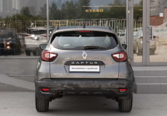 Подержанный автомобиль Renault Kaptur 2017 года (6 фото)