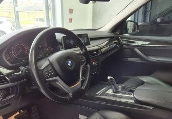 Подержанный автомобиль BMW X5 2017 года (7 фото)