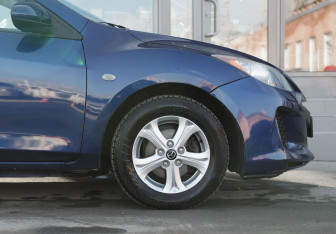 Подержанный автомобиль Mazda 3 Sedan 2013 года (9 фото)
