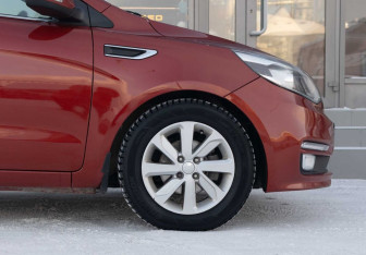 Подержанный автомобиль Kia Rio Sedan 2017 года (9 фото)