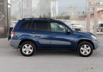 Подержанный автомобиль Toyota RAV4 2001 года (4 фото)