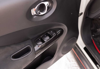 Подержанный автомобиль Nissan Juke 2014 года (18 фото)