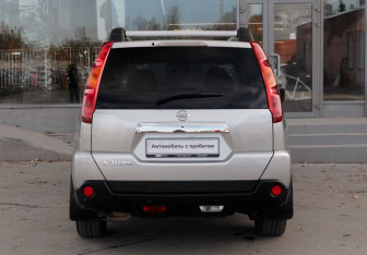 Подержанный автомобиль Nissan X-Trail 2007 года (6 фото)