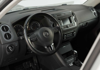 Подержанный автомобиль Volkswagen Tiguan 2012 года (11 фото)