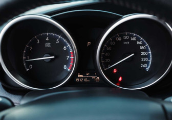 Подержанный автомобиль Mazda 3 Sedan 2012 года (13 фото)