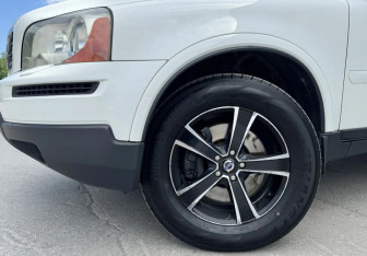 Подержанный автомобиль Volvo XC90 2007 года (12 фото)