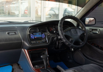 Подержанный автомобиль Honda Accord Sedan 2001 года (10 фото)