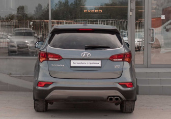 Подержанный автомобиль Hyundai Santa Fe 2017 года (6 фото)