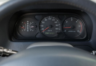 Подержанный автомобиль Toyota Land Cruiser Prado 2000 года (12 фото)