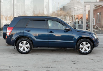 Подержанный автомобиль Suzuki Grand Vitara 2008 года (4 фото)