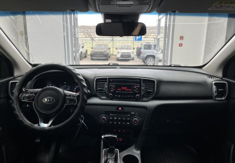 Подержанный автомобиль Kia Sportage 2017 года (9 фото)