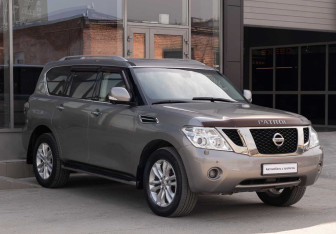 Подержанный автомобиль Nissan Patrol 2011 года (3 фото)