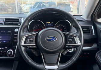 Подержанный автомобиль Subaru Legacy Sedan 2018 года (15 фото)