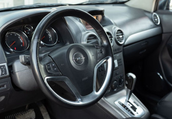 Подержанный автомобиль Opel Antara 2008 года (11 фото)