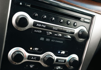 Подержанный автомобиль Nissan Teana 2010 года (14 фото)