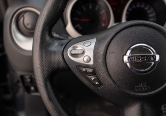 Подержанный автомобиль Nissan Juke 2013 года (12 фото)