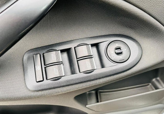 Подержанный автомобиль Ford Kuga 2010 года (14 фото)