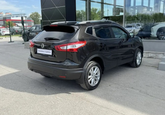 Подержанный автомобиль Nissan Qashqai 2014 года (5 фото)
