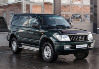 Подержанный автомобиль Toyota Land Cruiser Prado 2000 года (3 фото)