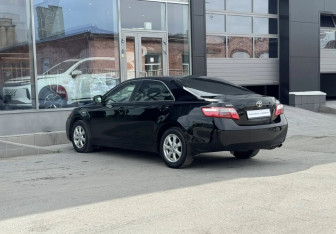 Подержанный автомобиль Toyota Camry Sedan 2008 года (7 фото)
