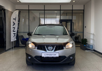 Подержанный автомобиль Nissan Qashqai+2 2013 года (3 фото)