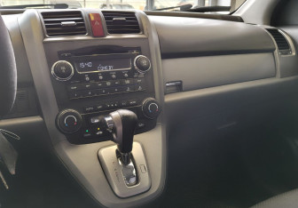 Подержанный автомобиль Honda CR-V 2007 года (11 фото)