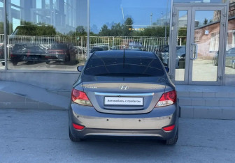 Подержанный автомобиль Hyundai Solaris Sedan 2011 года (6 фото)