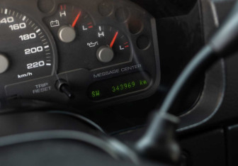 Подержанный автомобиль Ford Explorer 2005 года (13 фото)