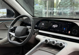 Подержанный автомобиль Exeed RX 2024 года (23 фото)