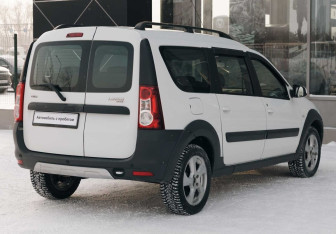 Подержанный автомобиль LADA (ВАЗ) Largus Wagon 2017 года (5 фото)