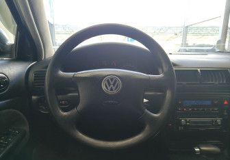 Подержанный автомобиль Volkswagen Passat Sedan 1998 года (9 фото)
