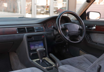 Подержанный автомобиль Honda Inspire 1992 года (10 фото)