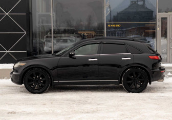 Подержанный автомобиль Infiniti FX 2003 года (8 фото)