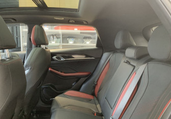 Подержанный автомобиль Geely Coolray 2024 года (13 фото)