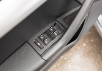 Подержанный автомобиль Skoda Octavia Liftback 2015 года (16 фото)