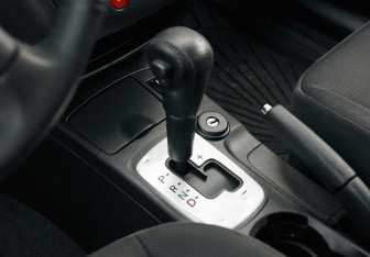 Подержанный автомобиль Mitsubishi Outlander 2007 года (14 фото)