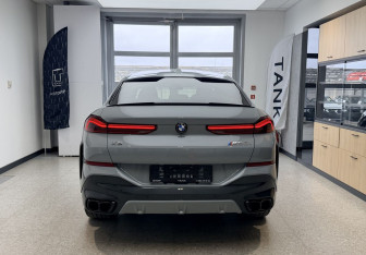 Подержанный автомобиль BMW X6 M 2024 года (6 фото)