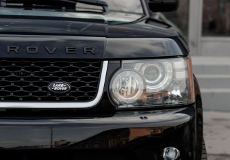 Подержанный автомобиль Land Rover Range Rover Sport 2009 года (12 фото)