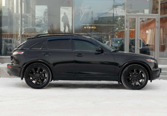 Подержанный автомобиль Infiniti FX 2005 года (4 фото)