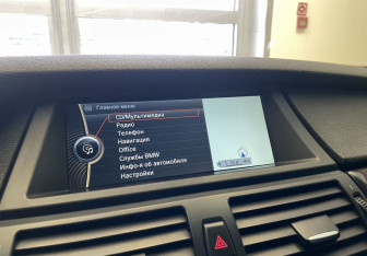 Подержанный автомобиль BMW X6 2013 года (16 фото)