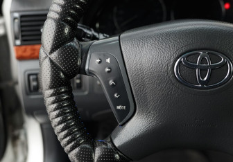 Подержанный автомобиль Toyota Avensis Sedan 2005 года (12 фото)