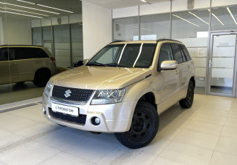 Подержанный автомобиль Suzuki Grand Vitara 2010 года (1 фото)