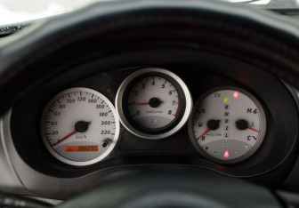 Подержанный автомобиль Toyota RAV4 2004 года (12 фото)